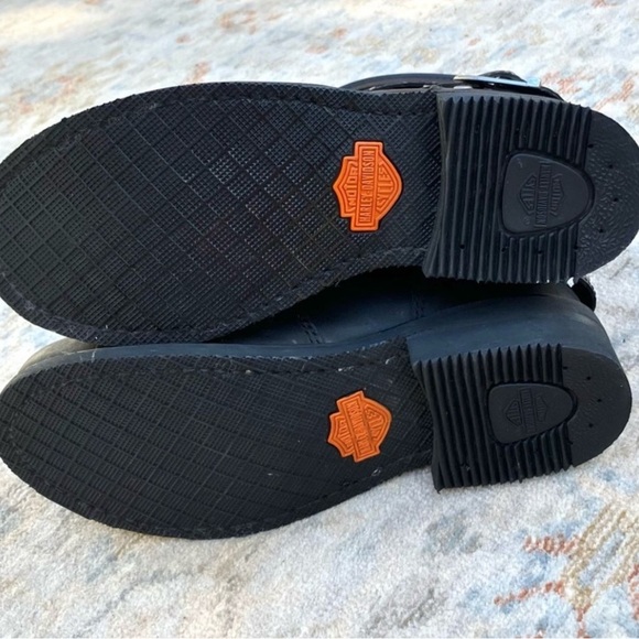 Harley-Davidson Women's EUC Black
Leather Ankle Boots Sz 7.5 - Picture 8 of 9